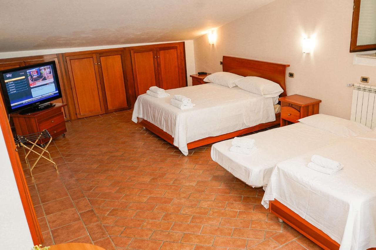 Hotel Ristorante Garibaldi Frosinone Esterno foto