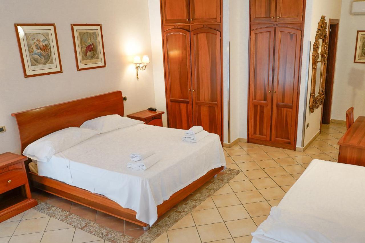 Hotel Ristorante Garibaldi Frosinone Esterno foto