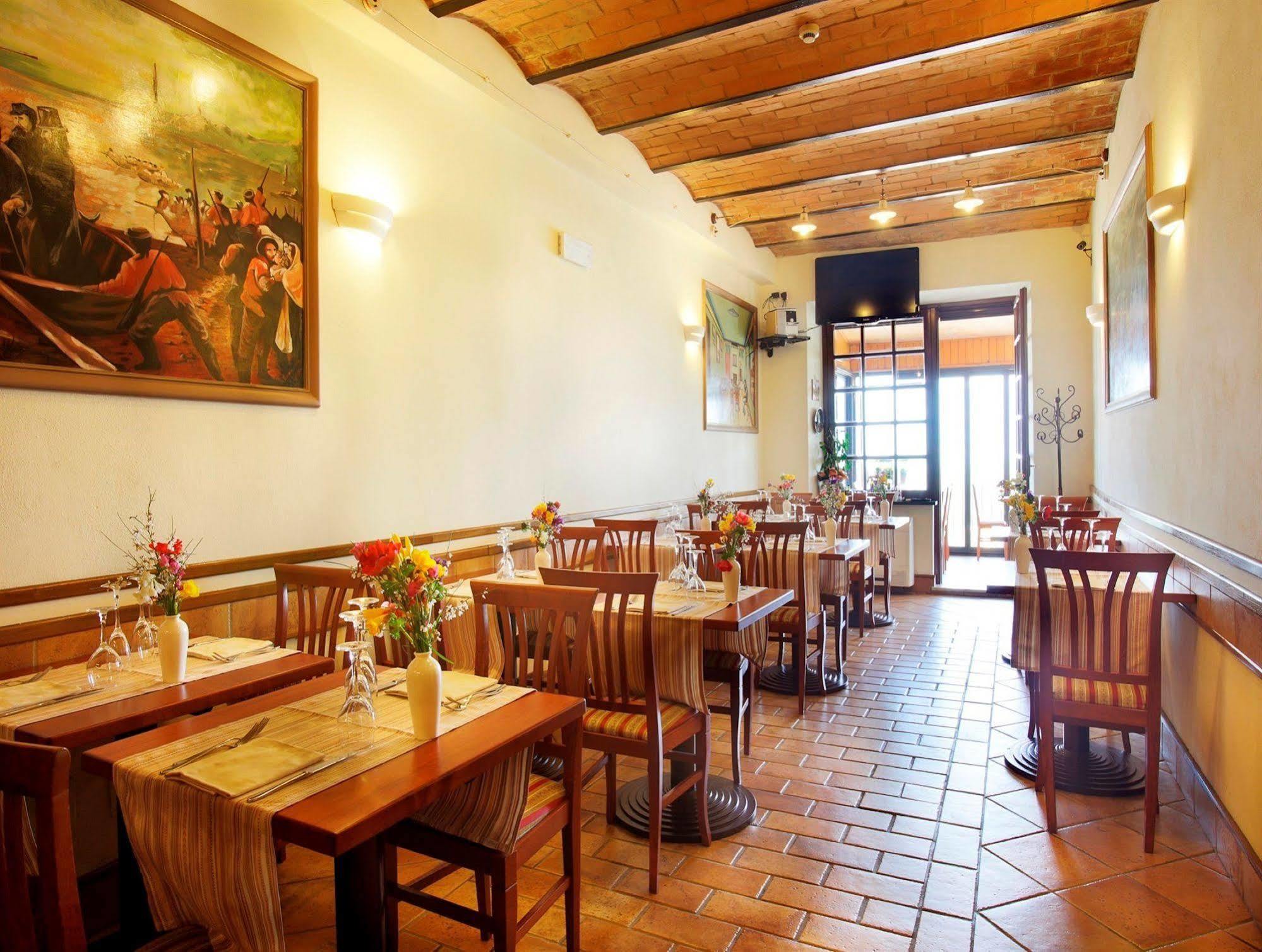 Hotel Ristorante Garibaldi Frosinone Esterno foto