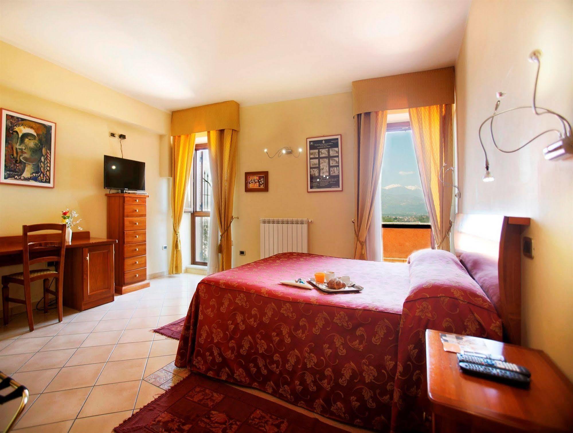 Hotel Ristorante Garibaldi Frosinone Esterno foto