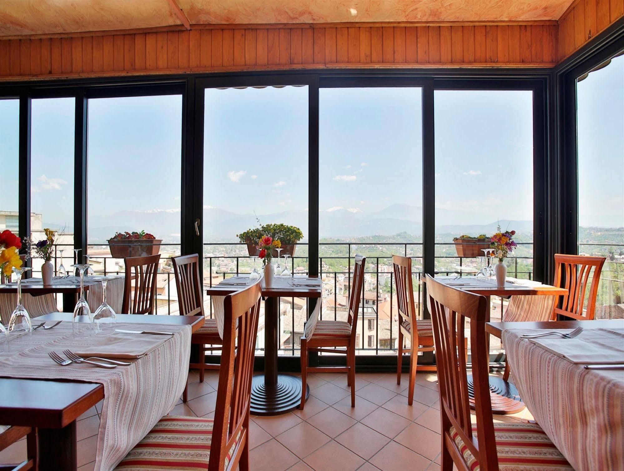 Hotel Ristorante Garibaldi Frosinone Esterno foto