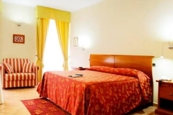 Hotel Ristorante Garibaldi Frosinone Esterno foto
